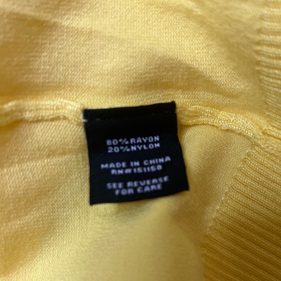 525 America Knit Yellow Top Size L. NWT - Picture 4 of 6